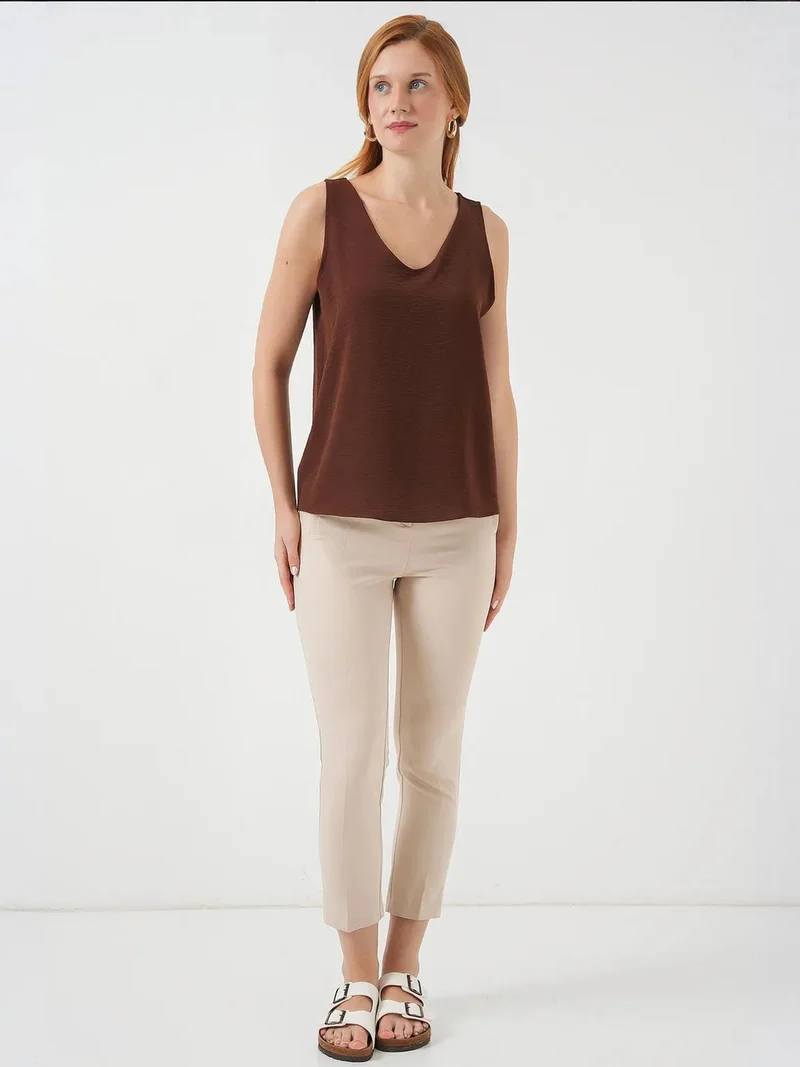 بيغ دارت بلوزة بياقة على شكل حرف  من