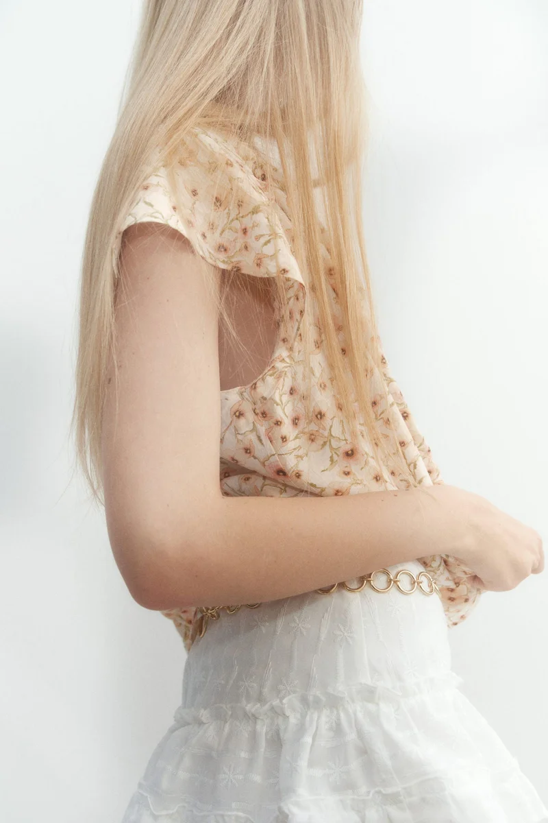 H&M Butterfly-sleeved blouse