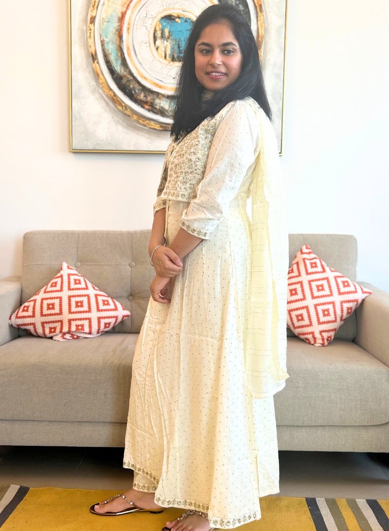 IndHeritage IndHeritage - premium cotton 3pc kurti / kurta / salwar set with embroidered jacket & sleeves - White women's 3pc kurti set with pants & dupatta - Indian Kurti Set IDH00107  - Image 3