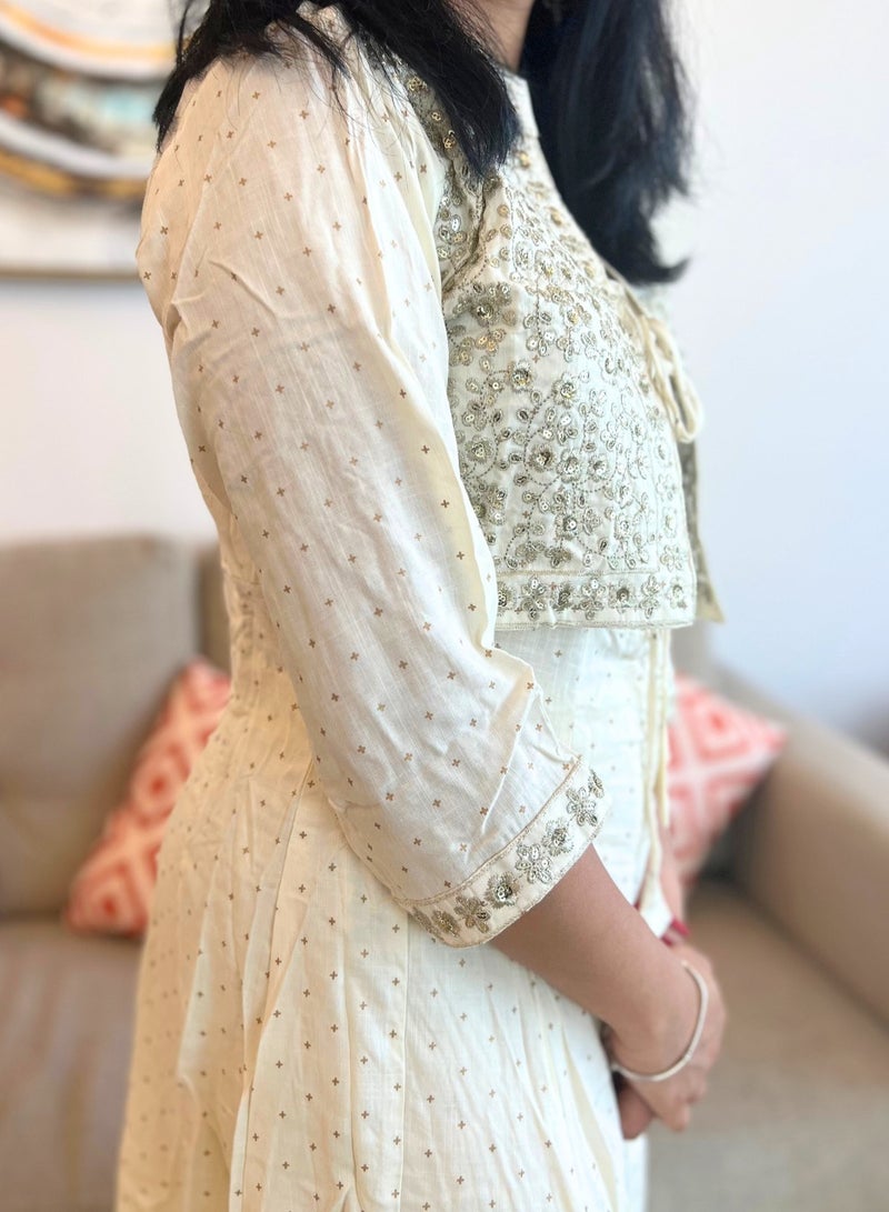IndHeritage IndHeritage - premium cotton 3pc kurti / kurta / salwar set with embroidered jacket & sleeves - White women's 3pc kurti set with pants & dupatta - Indian Kurti Set IDH00107  - Image 5
