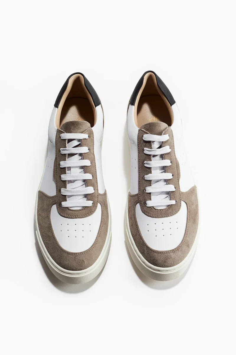 اتش اند ام حذاء رياضي