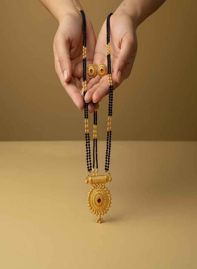 قلادة مانجالسوترا طويلة تقليدية من ولاية ماهاراشترا بطول 34 بوصة من AAIKU، مزينة بقلادة من الياقوت الأحمر على شكل زهرة وأقراط مرصعة | سلسلة خرز سوداء مطلية بالذهب العتيق | مجوهرات زفاف للنساء والفتيات (قلادة 16) - Image 5