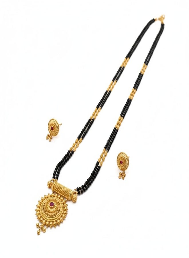 قلادة مانجالسوترا طويلة تقليدية من ولاية ماهاراشترا بطول 34 بوصة من AAIKU، مزينة بقلادة من الياقوت الأحمر على شكل زهرة وأقراط مرصعة | سلسلة خرز سوداء مطلية بالذهب العتيق | مجوهرات زفاف للنساء والفتيات (قلادة 16) - Image 1