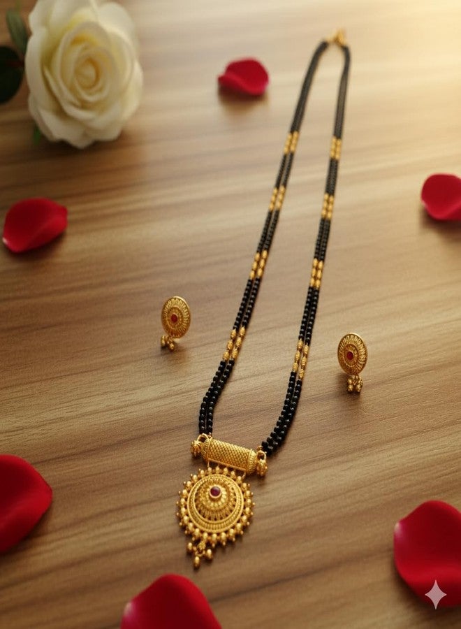 قلادة مانجالسوترا طويلة تقليدية من ولاية ماهاراشترا بطول 34 بوصة من AAIKU، مزينة بقلادة من الياقوت الأحمر على شكل زهرة وأقراط مرصعة | سلسلة خرز سوداء مطلية بالذهب العتيق | مجوهرات زفاف للنساء والفتيات (قلادة 16) - Image 4