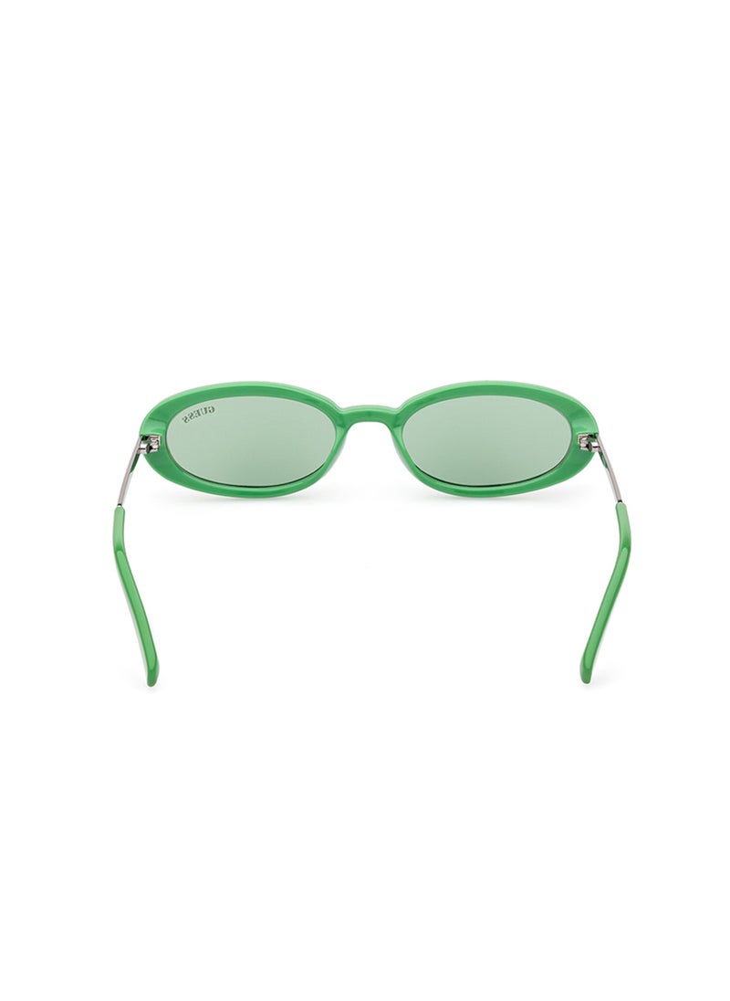 GUESS Unisex UV Protection Oval Shape Sunglasses - GU827793N51 - Lens Size: 51 Mm  - Image 5