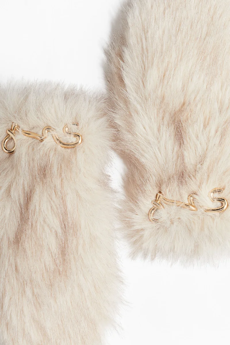 H&M Fluffy mittens