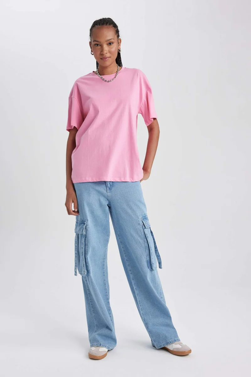 ديفاكتو Oversize Fit Crew Neck Short Sleeve T-Shirt