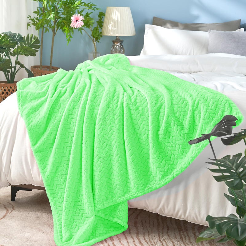 inhand Mint Green Fleece Throw Blanket for Couch, Super Soft Flannel Blanket, Lightweight Fuzzy Blankets Sofa Bed Office, Washable Cozy Plush Fleece Blankets&Throw for All Season(50x60 Inches) - Image 4