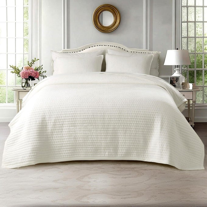 OVERSIZED KING QUILT SET 112X106 SOFT WASHED 3LAYER LIGHTWEIGHT CALIFORNIA KING BEDSPREAD MINIMALIST NORDIC DESIGN ALLSEASON SPRING SUMMER QUILT SET 1 QUILT 2 PILLOW SHAMS IVORY