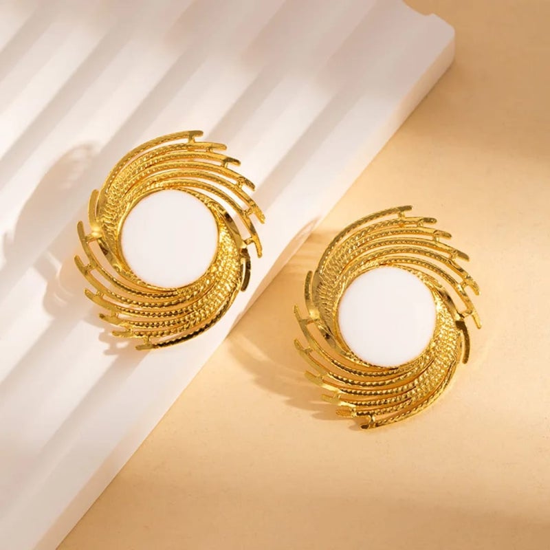 FLUFFY Gold Circular Earrings with Pearl - Image 2