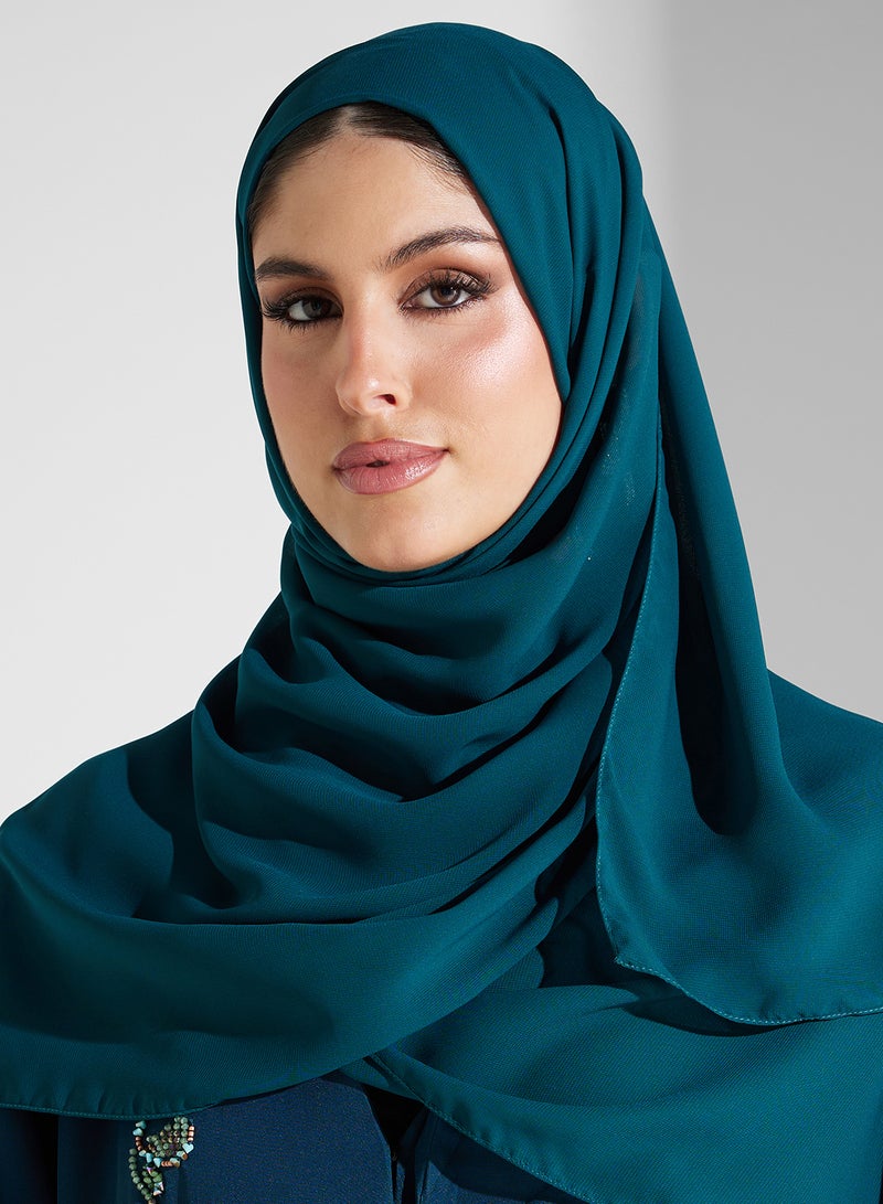 عباية مطرزة مع شيلة