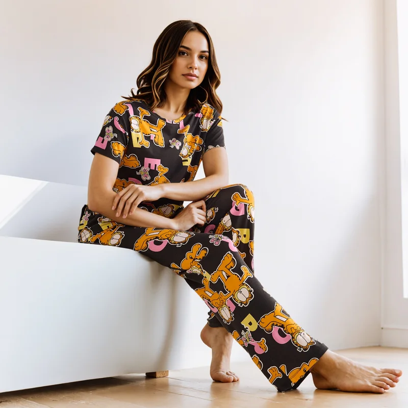 Splash FAV All-Over Garfield Print Pyjama Set