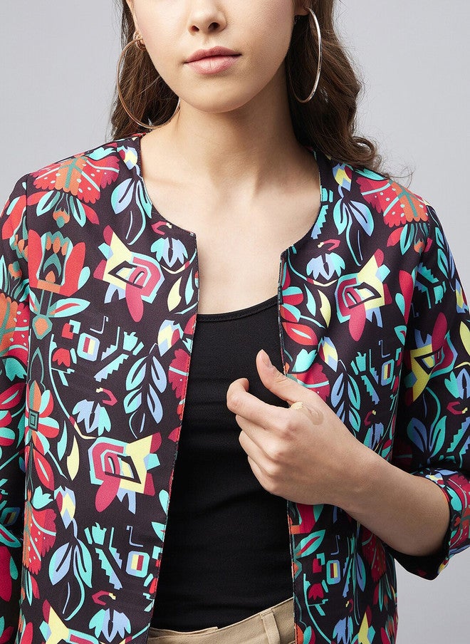 StyleStone سترايبستون سترة نسائية مفتوحة من الأمام مزينة بطبعة زهور باللونين الأسود والأزرق - Image 2