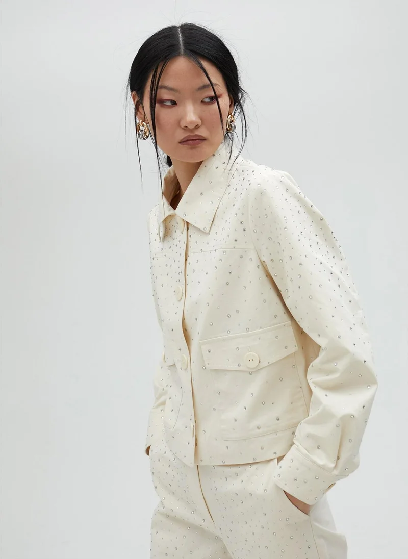 لولا كساديمونت جاكيت جينز بتفاصيل لامعة