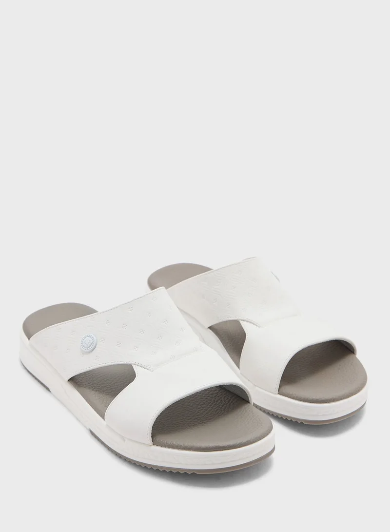 روبرت وود صنادل عربية