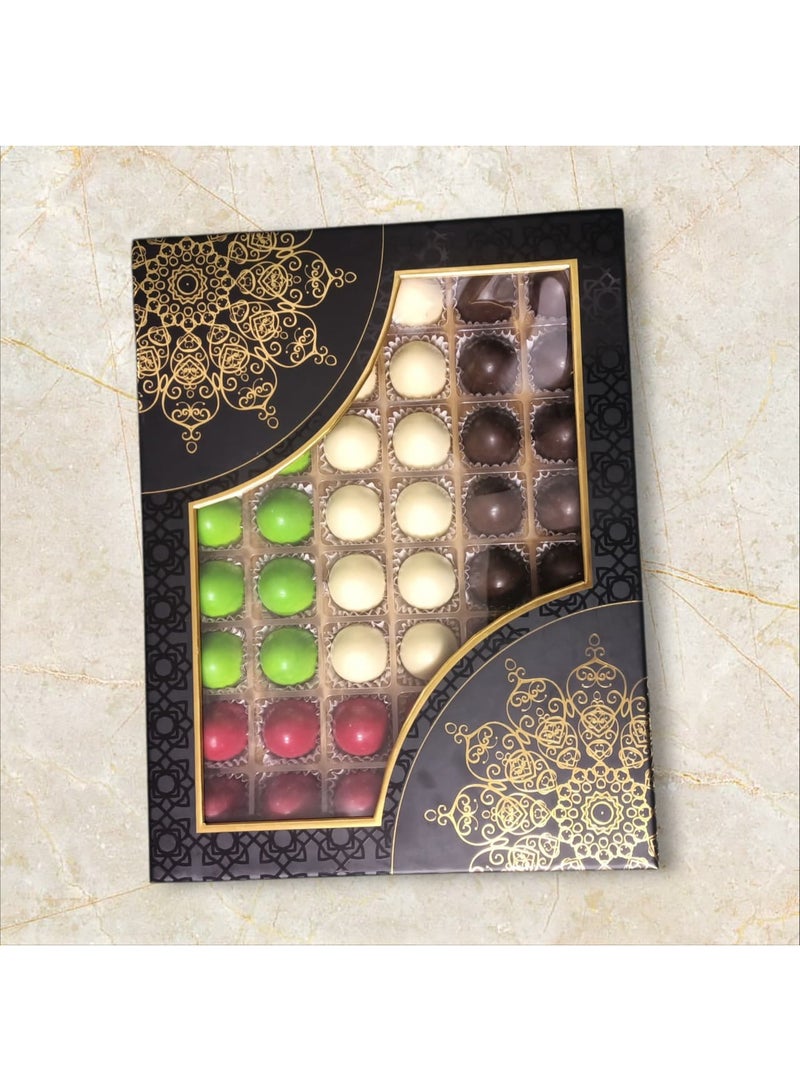 علبة شوكولاتة حقيقية على شكل بيضة - ٤٨ قطعة محشوة ببسكويت الويفر المطحون، بتصميم علم الإمارات العربية المتحدة - Image 3