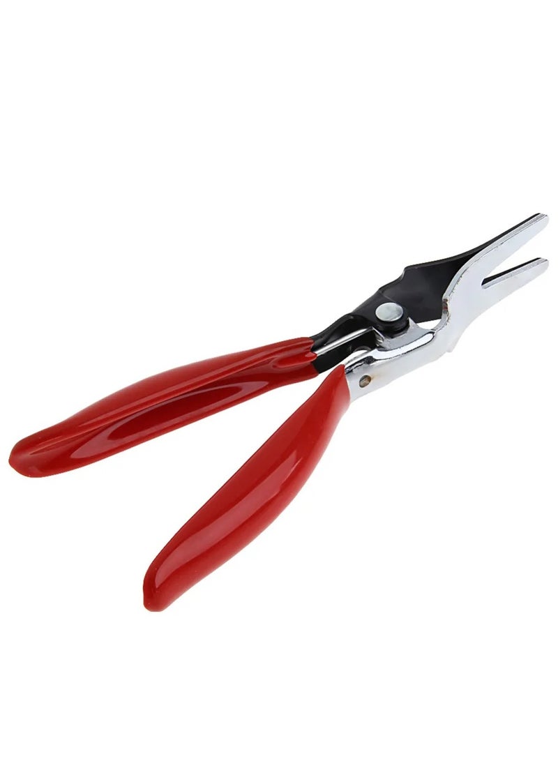 Penny dismantling the air hoses for cars and equipment - Image 2