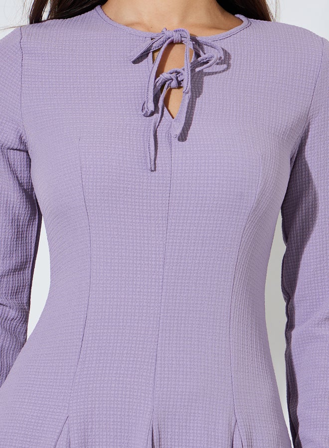 Styli Lilac Textured Pleated Details Tie-Up Neck A-Line Maxi Dress - Image 4