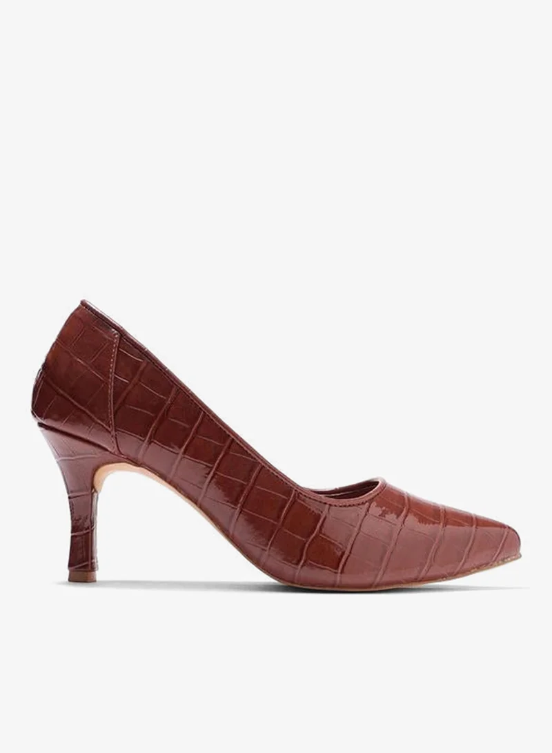 حكايات الأزواج حذاء كعب عالي بمقدمة مدببة وملمس جلد التمساح