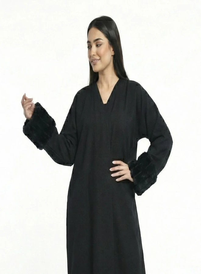 عبايات حوراء عباية سوداء بكم فرو - Image 3