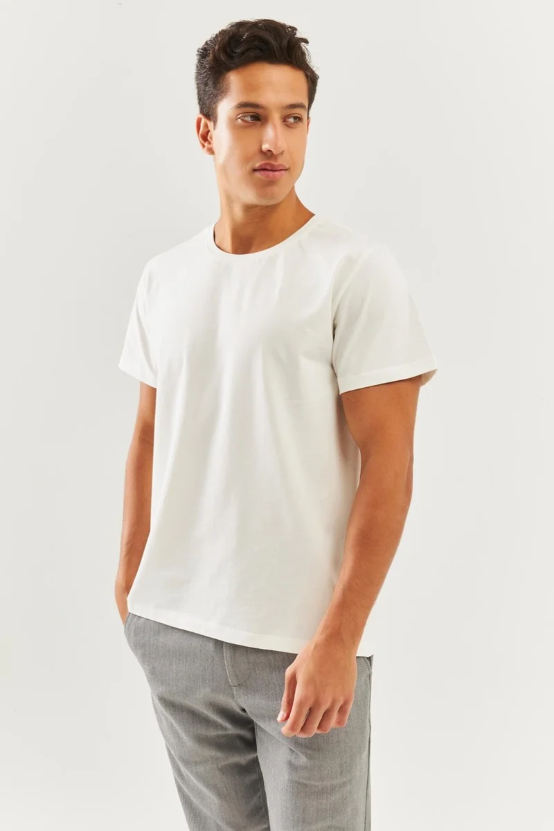 Butikgiz White Oversize Comfortable Cotton Combed Crew Neck Short Sleeve Basic T-Shirt Classic Collection