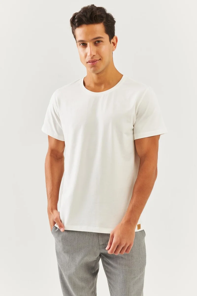 Butikgiz White Oversize Comfortable Cotton Combed Crew Neck Short Sleeve Basic T-Shirt Classic Collection