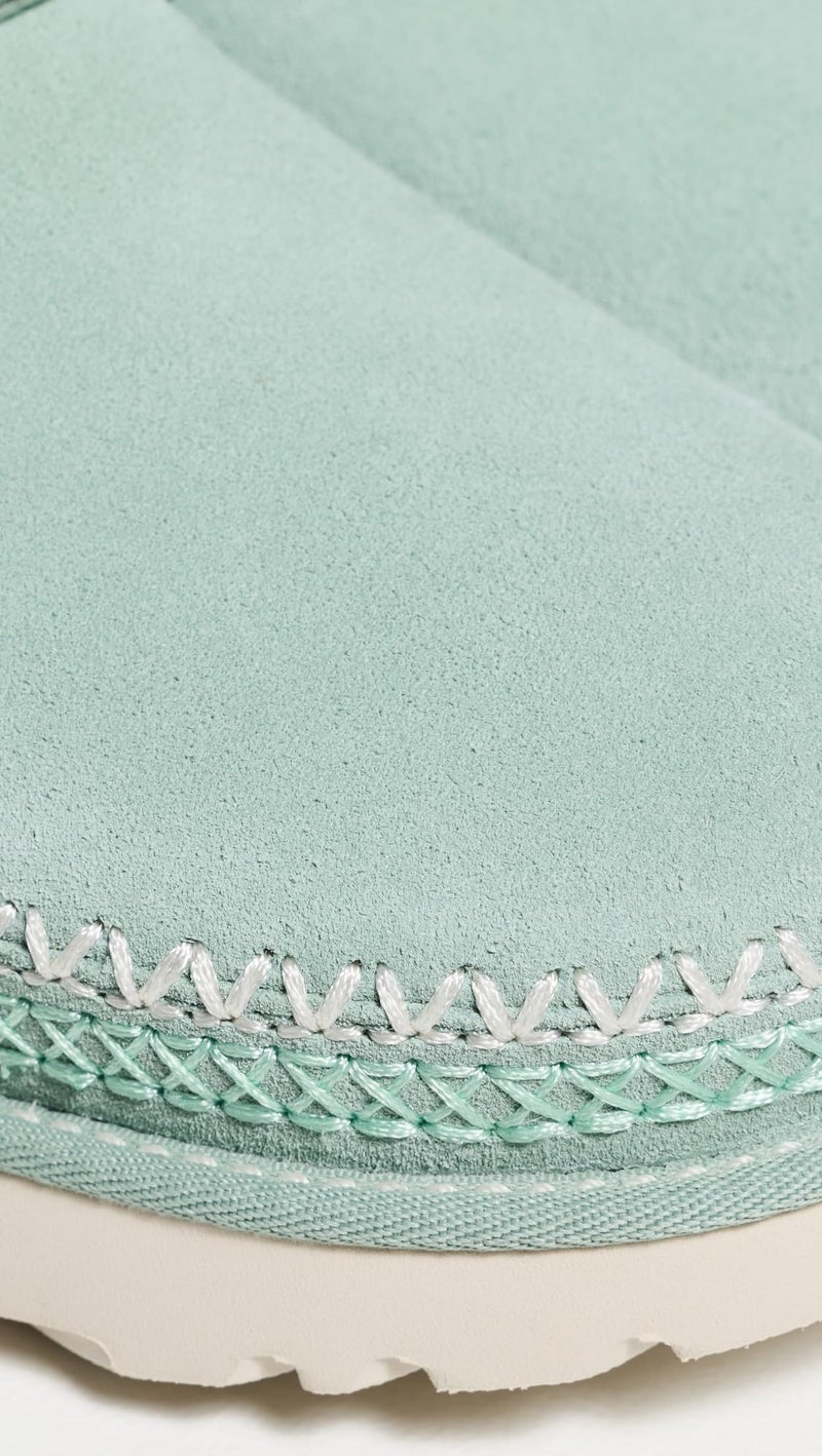 UGG Women's Goldenstar Meadow Accent Clog Shoe, Artichoke, 7 - Image 4