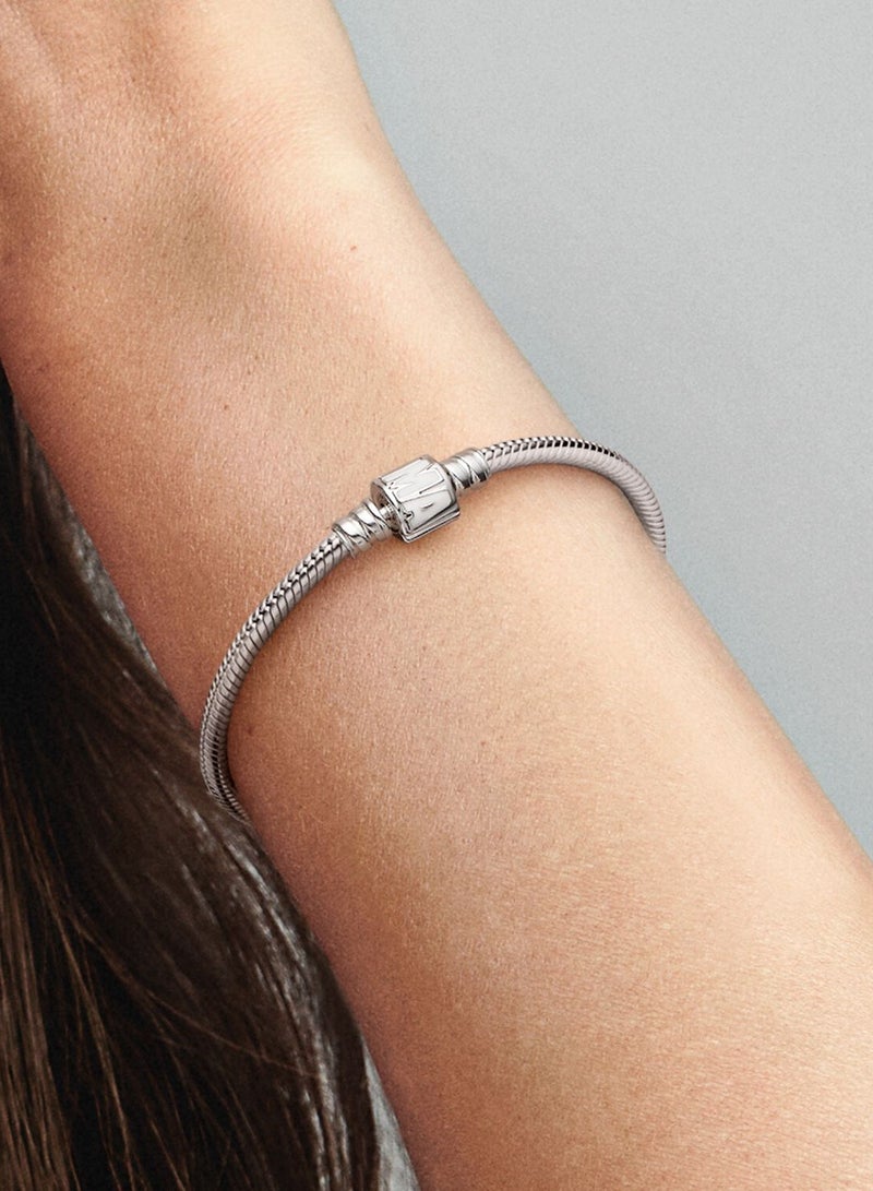 PANDORA Pandora Moments Marvel Logo Clasp Snake Chain Bracelet  - Image 3
