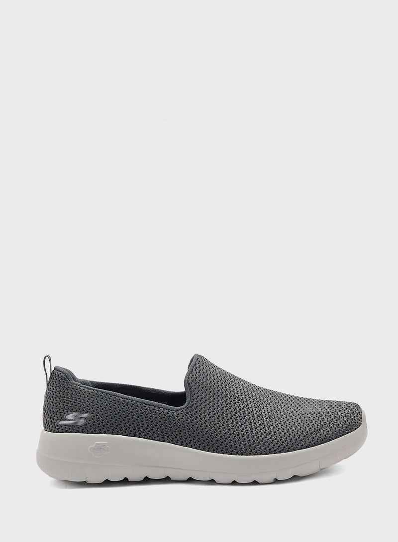 SKECHERS قم بالسير بفرح  - Image 1