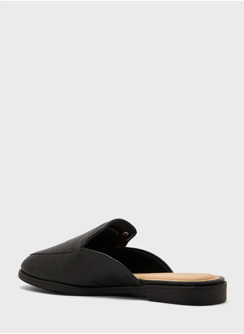 MODARE Rowan Close Toe Slip Ons