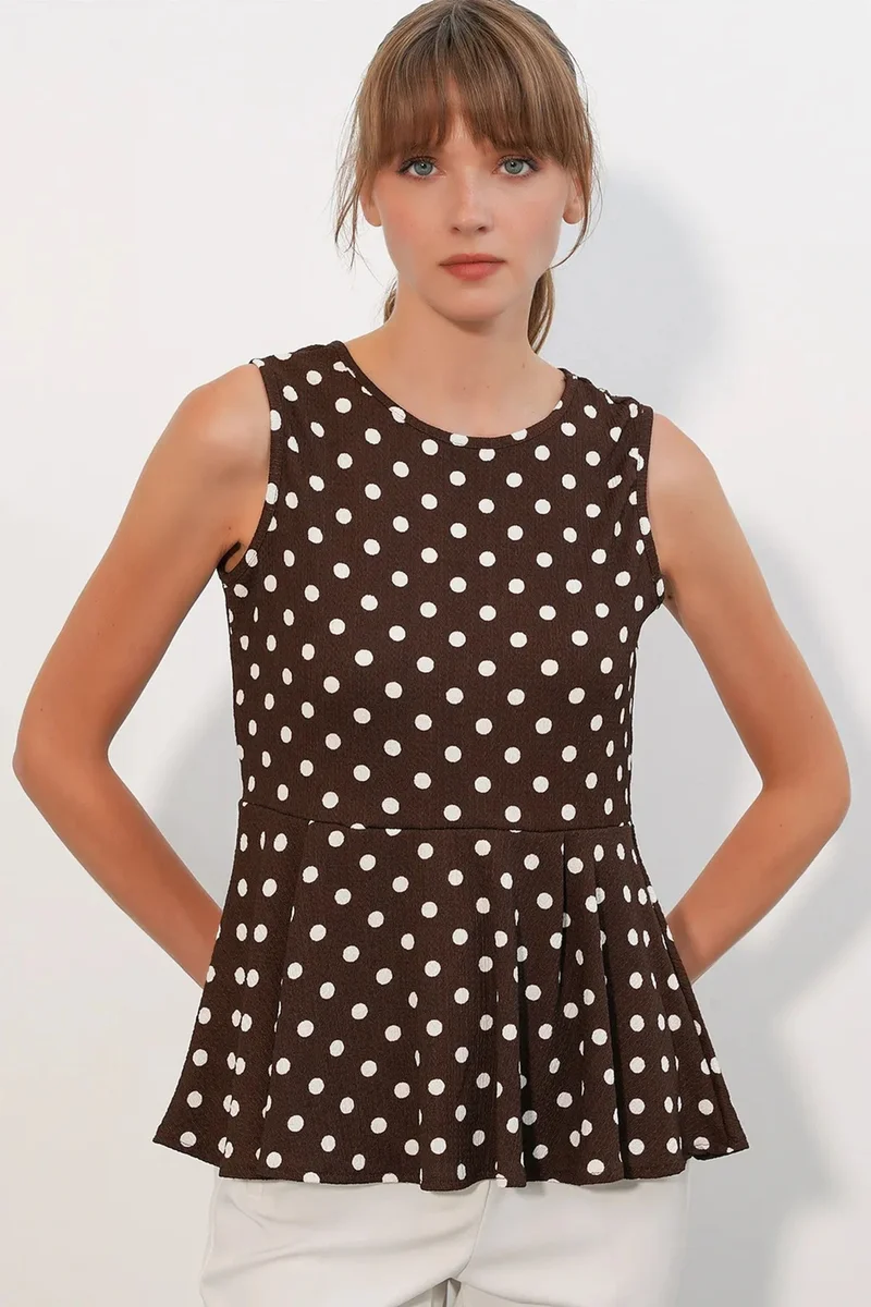 بيغ دارت BDART Polka Dot Sleeveless Crepe Blouse