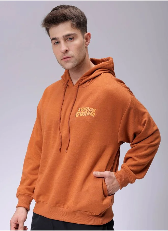 شركة المرآب الهندية Men Relaxed Fit Placement Print Overhead Hooded Sweatshirt