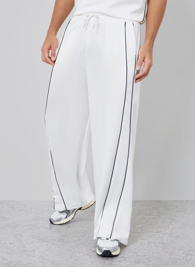 Styli Men White Oversized Piping Detail T-Shirt and Pants Co-Ords - Image 4