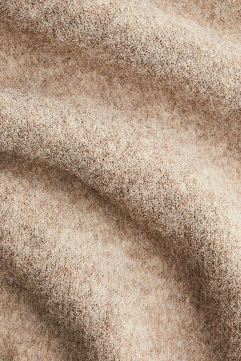 اتش اند ام بنطلون رياضي من الصوف الناعم