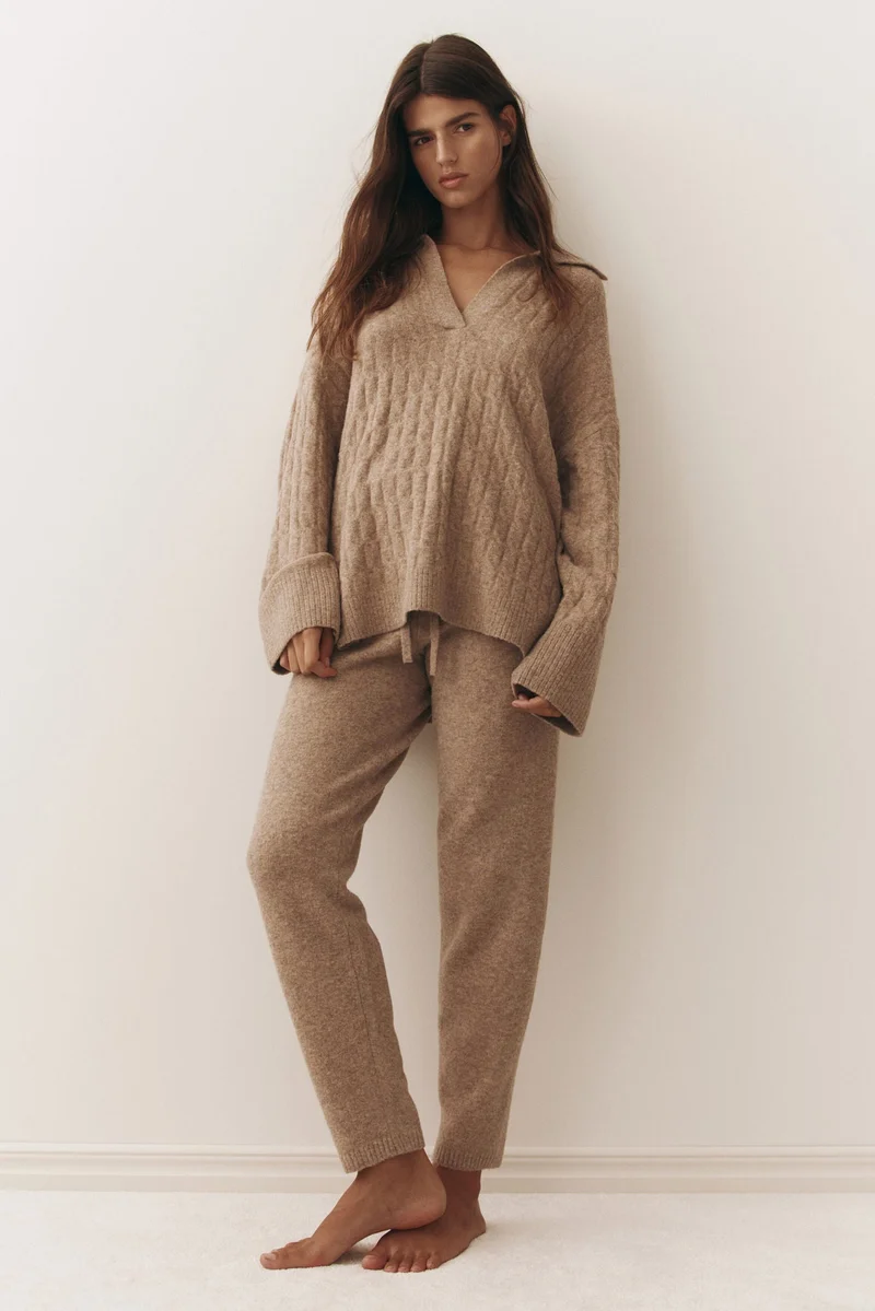 اتش اند ام بنطلون رياضي من الصوف الناعم