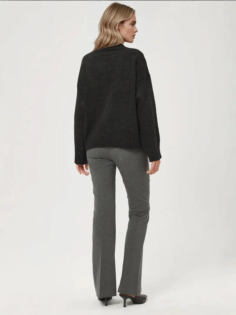 زوبعة كنزة بياقة دائرية مريحة