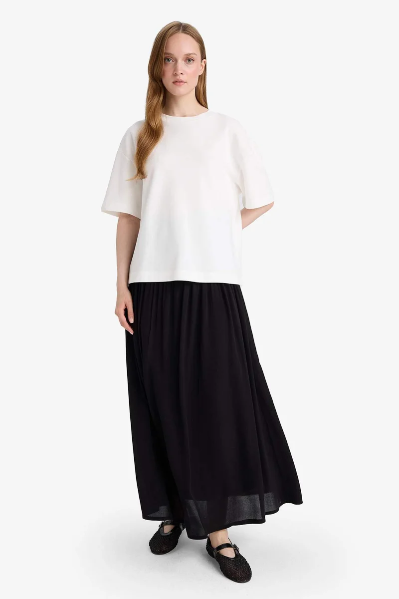 ديفاكتو A Cut Crinkle Fabric Maxi Skirt