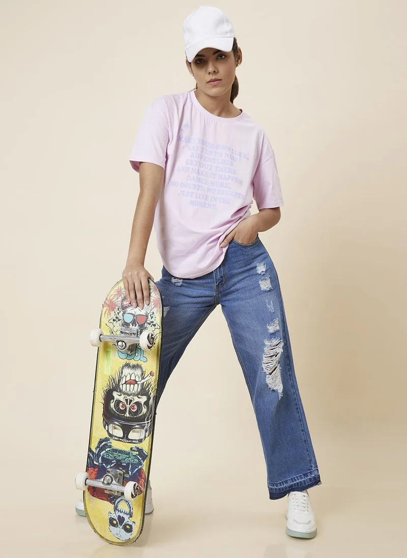 جلو باص تيشيرت قطن نقي بياقة دائرية وطبعات وردية للنساء