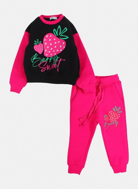 طقم بيجامة قطن للبنات – أسود/فوشيا بتصميم "حلو كالتوت"