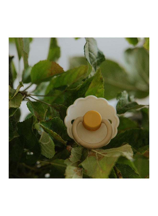 FRIGG Daisy Silicone Baby Pacifier 0-6M 2-Pack Chamomile/Honey Gold - Size 1 - Image 5