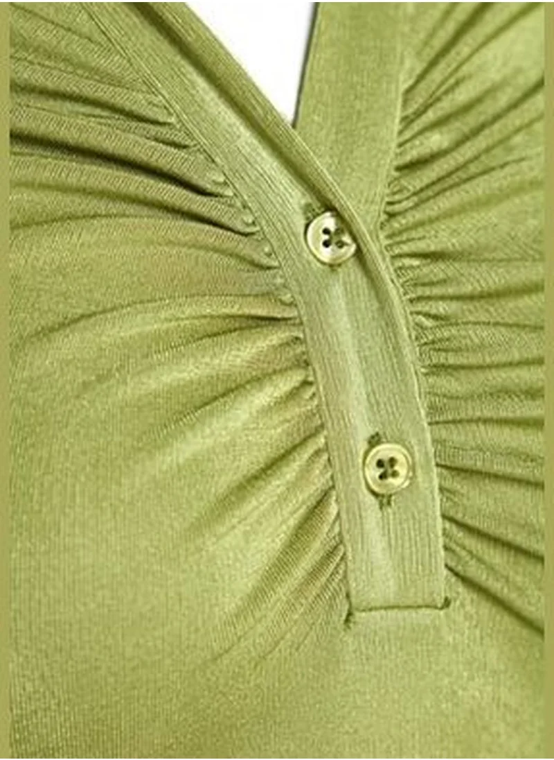 trendyol Limited Edition Green Shiny Surface and Soft Textured Polo Collar With Snap Button Knitted Body