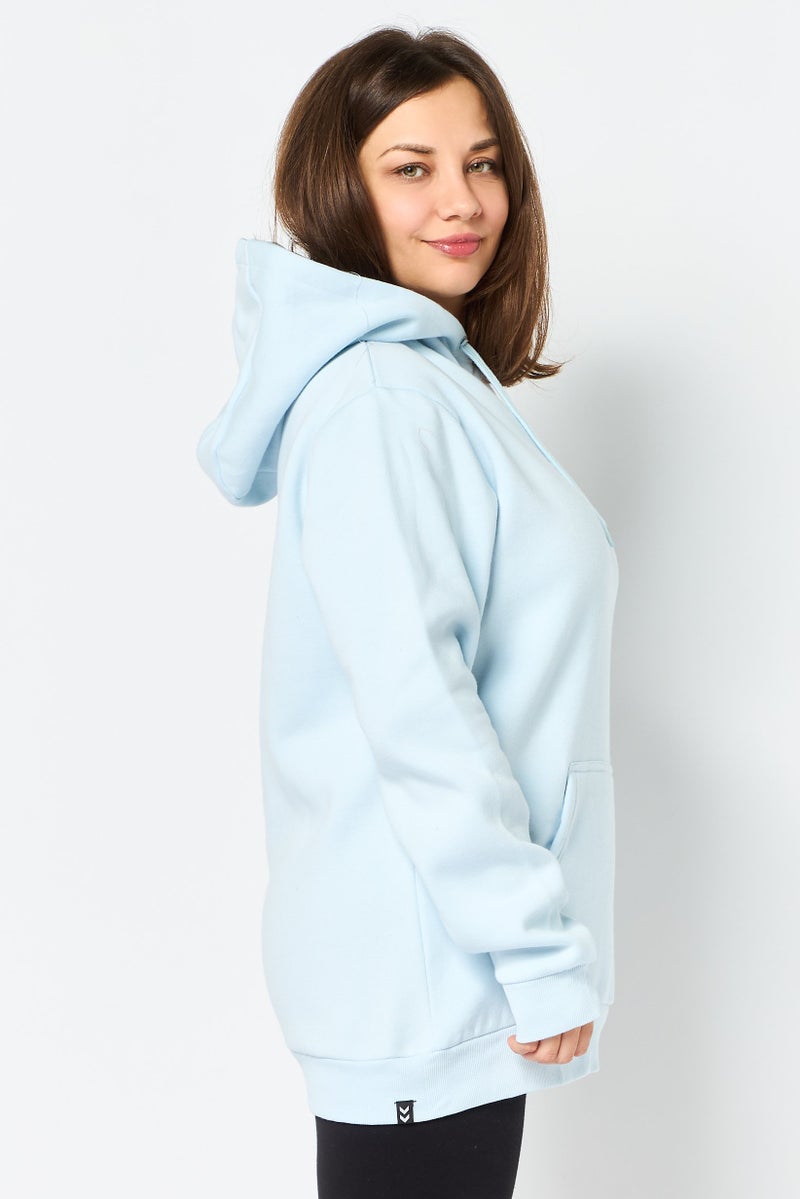 Hummel سويت شيرت رياضي نسائي بأكمام طويلة مناسب في الهواء الطلق، أزرق فاتح - Image 3