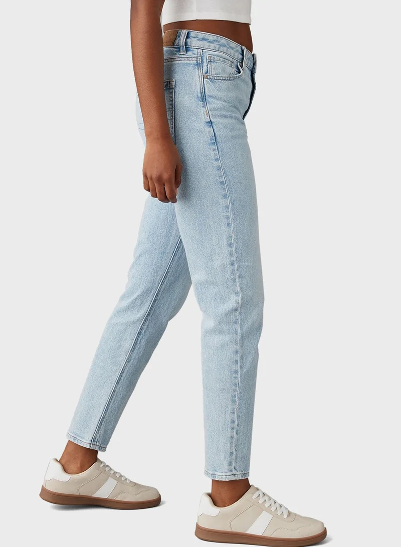 American Eagle High Waist Mom Jeans