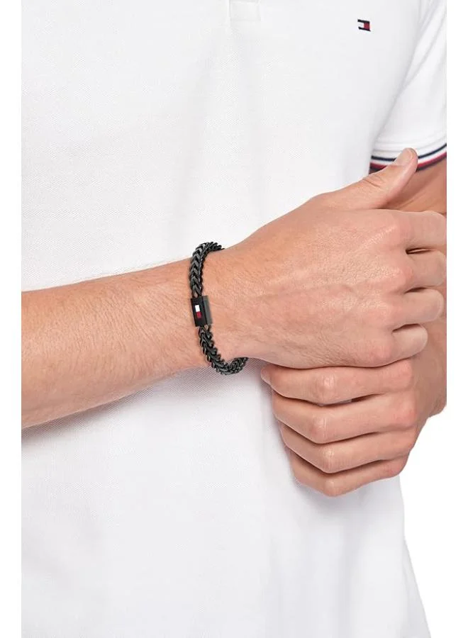 تومي هيلفيغر سوار سلسلة من الفولاذ المقاوم للصدأ باللون الأسود مع علم تومي هيلفيغر الأيقوني