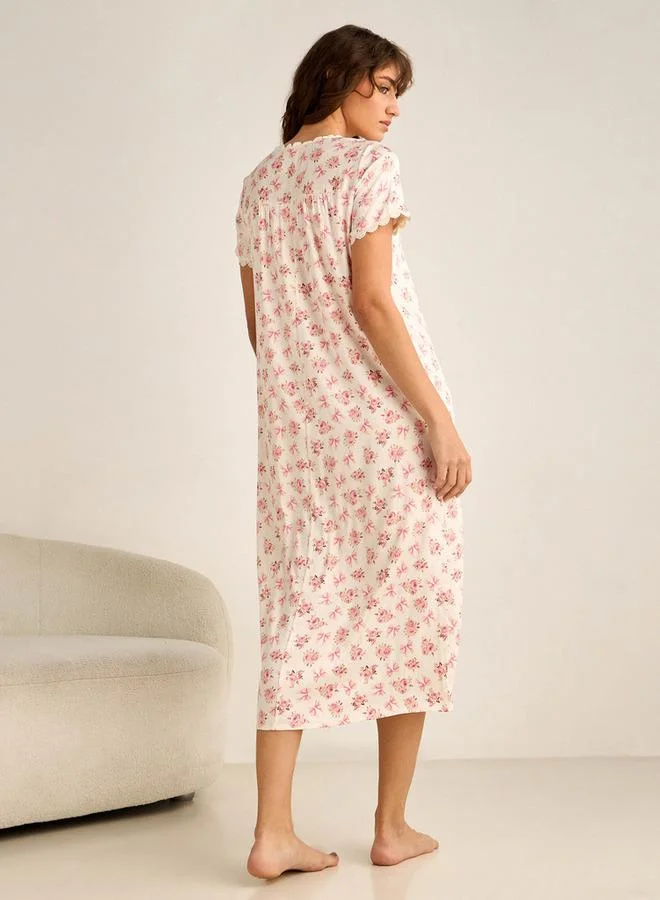 سبلاش فيڤ فستان نوم قصير بأكمام مطبوع عليه زهور وتفاصيل دانتيل