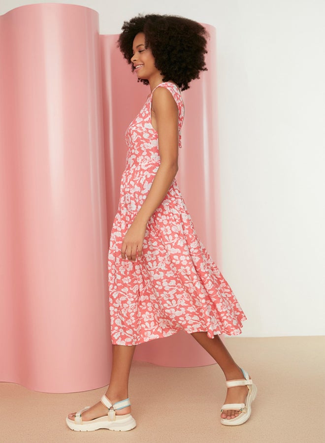 trendyol Red Skater/Belt Opening Back Detail Floral Print Midi Woven Dress - Image 4