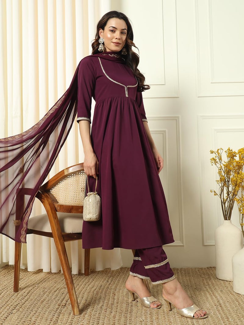 FIORRA طقم كورتا وبنطلون فلويد من كريب للنساء من فيورا مع دوبتة - Image 3