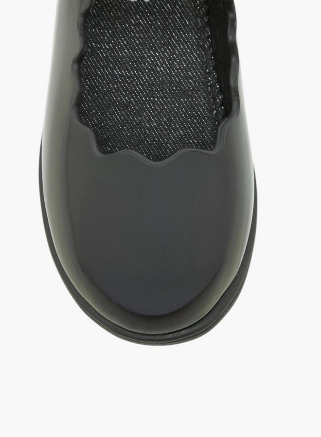 JUNIORS Girls Scallop Detail School Shoes with Hook and Loop Closure  - Image 4
