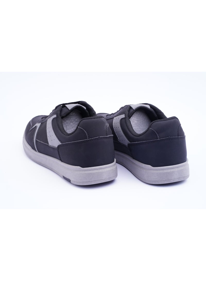 Corus Men's Sneaker - Image 2