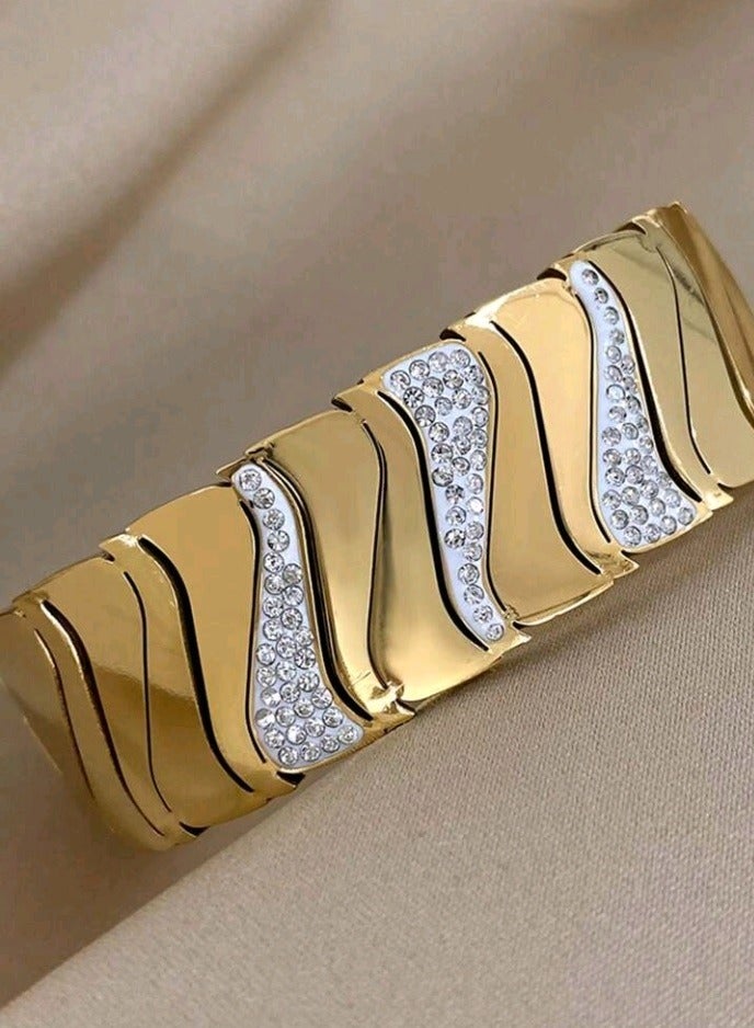 High Quality Stainless Steel Gold Plated Trendy Bracelet For Women Medium Size - Image 2